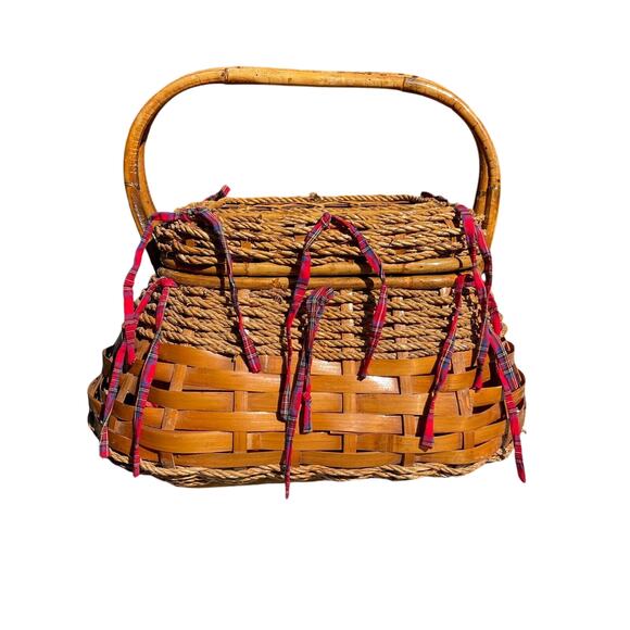 Vintage Scottish Highland Woven Picnic Large Basket Plaid Cloth Interior